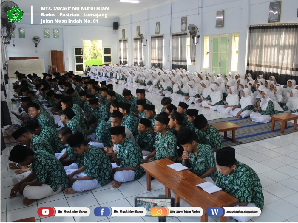 Pembacaan Dalaillunnajah Setiap Hari Kamis Dengan Seluruh Warga Sekolah Di Aula